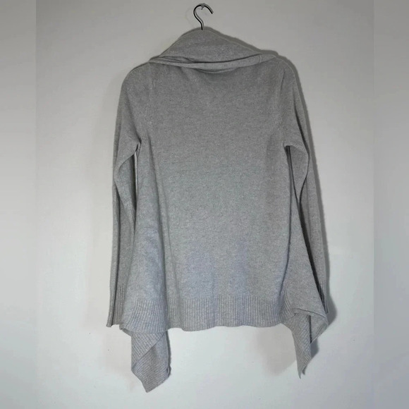 C by Bloomingdale’s 100% 2 ply Cashmere Cowl neck sweater gray size M - Picture 10 of 12